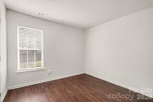 4609 Avalon Forest Ln, Charlotte, NC 28269 - Photo 15