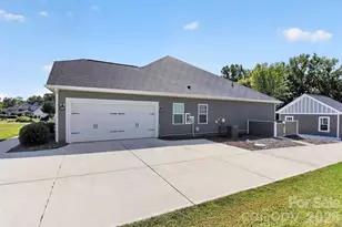 245 Glenwood Dr, Oakboro, NC 28129 - Photo 5