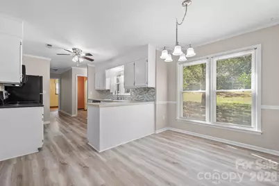 3675 10th Street None, Hickory, NC 28601 - Photo 7