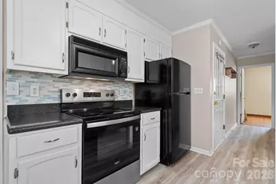 3675 10th Street None, Hickory, NC 28601 - Photo 11
