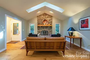190 Ridgeview Dr, Hendersonville, NC 28792 - Photo 5