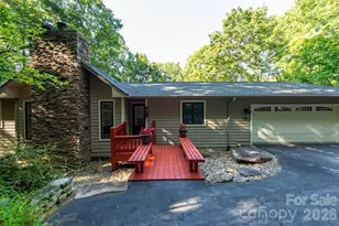190 Ridgeview Dr, Hendersonville, NC 28792 - Photo 1