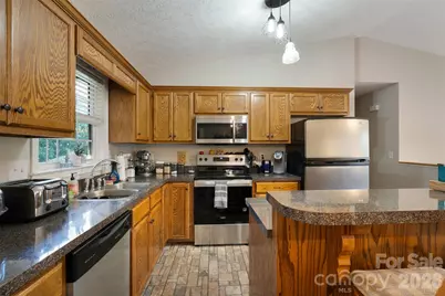 1500 Ivy Lane, Valdese, NC 28690 - Photo 9