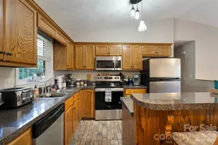 1500 Ivy Ln, Valdese, NC 28690 - Photo 9