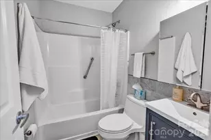 1005 Noles Dr, Mount Holly, NC 28120 - Photo 5