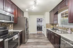 623 Finborough Ct, Charlotte, NC 28214 - Photo 19