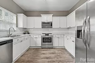 334 Bridal Veil Dr, Charlotte, NC 28217 - Photo 1
