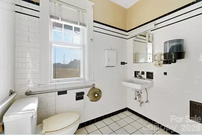 2415 E Main Street, Lincolnton, NC 28092 - Photo 19