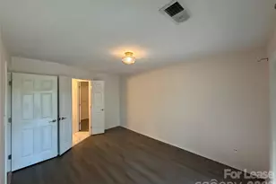 2512 Cranbrook Ln, Charlotte, NC 28207 - Photo 9