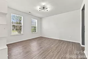 12732 Wandering Brook Dr, Charlotte, NC 28273 - Photo 3