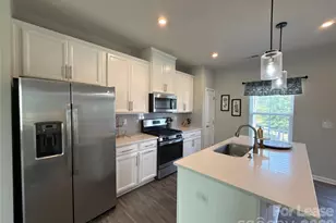 10840 Overlook Mountain Dr, Charlotte, NC 28216 - Photo 11