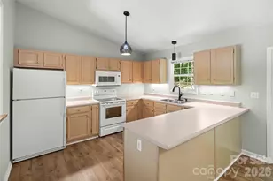 39 Mountain Site Ln, Asheville, NC 28803 - Photo 15