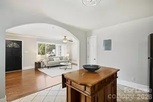 1323 Carolyn Dr, Charlotte, NC 28205 - Photo 7