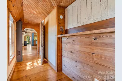 500 E Poplar Drive, Hendersonville, NC 28792 - Photo 9