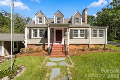 625 E Park Drive, Lincolnton, NC 28092 - Photo 1