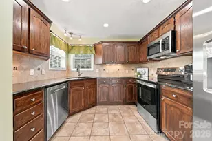 2741 25th St NE, Hickory, NC 28601 - Photo 13