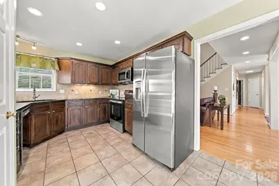 2741 25th Street NE, Hickory, NC 28601 - Photo 15