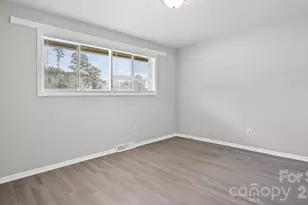4926 Malibu Dr, Charlotte, NC 28215 - Photo 17