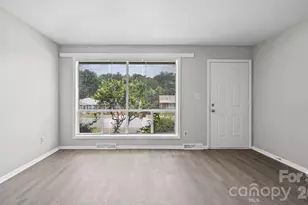 4926 Malibu Dr, Charlotte, NC 28215 - Photo 9