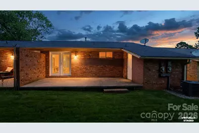 4926 Malibu Drive, Charlotte, NC 28215 - Photo 27