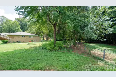 4926 Malibu Drive, Charlotte, NC 28215 - Photo 31