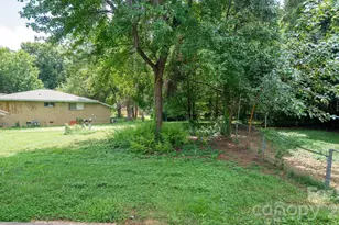 4926 Malibu Dr, Charlotte, NC 28215 - Photo 31