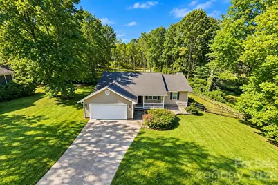 127 Chestnut Lane, Hendersonville, NC 28792 - Photo 3