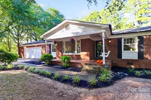 4301 Red Berry Ct, Charlotte, NC 28213 - Photo 3