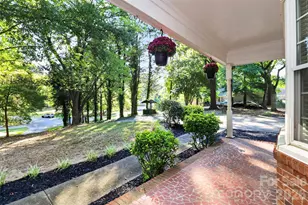 4301 Red Berry Ct, Charlotte, NC 28213 - Photo 5
