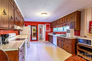 2586 Kim Miller Rd, Lake Toxaway, NC 28747 - Photo 19