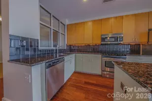 333 W Trade St, Charlotte, NC 28202 - Photo 3