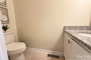 26 11th Ave NE, Hickory, NC 28601 - Photo 33