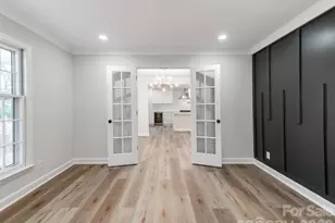 1632 Burtonwood Cir, Charlotte, NC 28212 - Photo 9