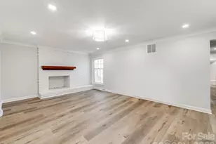 1632 Burtonwood Cir, Charlotte, NC 28212 - Photo 15