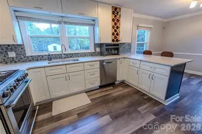 7055 Crossridge Road, Charlotte, NC 28214 - Photo 5