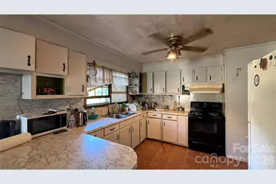 1517 Barcose Street SW, Lenoir, NC 28645 - Photo 19