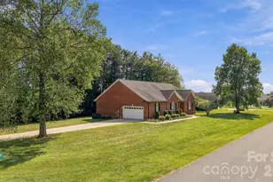 3656 Woodgreen Dr, Lincolnton, NC 28092 - Photo 3