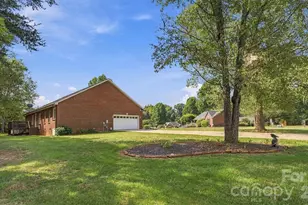 3656 Woodgreen Dr, Lincolnton, NC 28092 - Photo 5