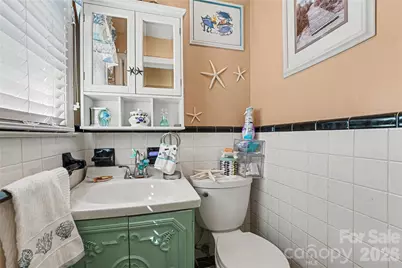 1410 36th Avenue Drive NE, Hickory, NC 28601 - Photo 13