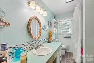 1410 36th Ave Dr NE, Hickory, NC 28601 - Photo 17