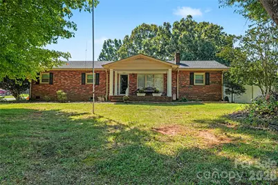 1410 36th Avenue Drive NE, Hickory, NC 28601 - Photo 1