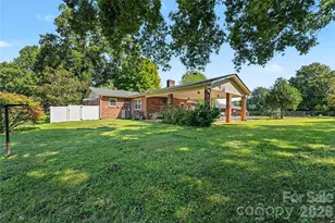 1410 36th Ave Dr NE, Hickory, NC 28601 - Photo 23