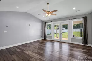 236 Scruggs Rd, Gaffney, SC 29341 - Photo 11