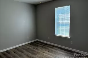 5305 Starflower Dr, Charlotte, NC 28215 - Photo 13