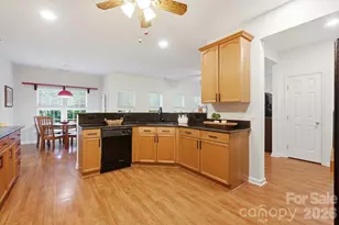 2100 Pineapple Ct, Matthews, NC 28105 - Photo 13