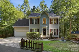 2100 Pineapple Ct, Matthews, NC 28105 - Photo 3