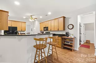 2100 Pineapple Ct, Matthews, NC 28105 - Photo 11