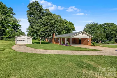 517 N Carolina Avenue, Statesville, NC 28677 - Photo 3