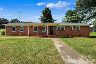 517 N Carolina Ave, Statesville, NC 28677 - Photo 1