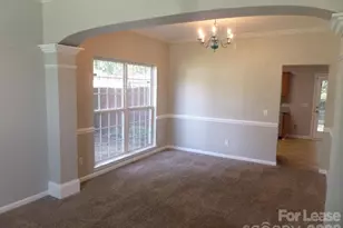2220 Waters Trail Dr, Charlotte, NC 28216 - Photo 3